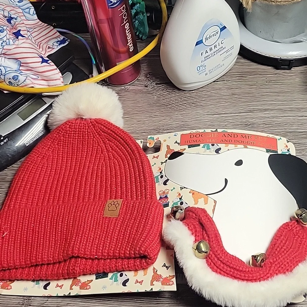 NEW Doggie & Me Human Hat & Doggie Scarf Christmas‎ Set